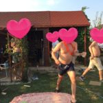 Și a început. Un furtun, niște apa curentă și mult rom